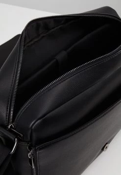 Pier One Hombre Bandolera - Black 13 Pier One Hombre Bandolera - Black -Ofertas Pier One Tienda 08cbec2d6273402ca574ee57c6f4aaae