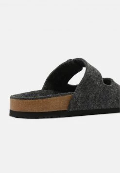Pier One Unisexo UNISEX - Sandalias Planas - Dark Grey -Ofertas Pier One Tienda 1ecef4c56f4c46a5b15539cf7a7aa952