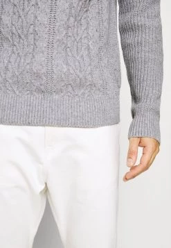 Pier One Hombre NEW CABLE TURTLENECK JUMPER - Jersey De Punto - Light Grey 13 Pier One Hombre NEW CABLE TURTLENECK JUMPER - Jersey De Punto - Light Grey -Ofertas Pier One Tienda 277e8ed46e2b429ba208ee3d698abb2e