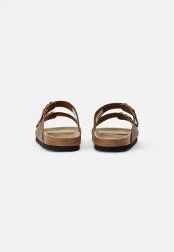 Pier One Unisexo LEATHER UNISEX - Sandalias Planas - Stone -Ofertas Pier One Tienda 29138d3ec08a4a3c94609f5709921c8e