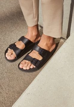 Pier One UNISEX - Pantuflas - Black, Unisexo -Ofertas Pier One Tienda 3956d08370024215bb155bb2ed5052c0