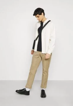 Pier One Hombre Camiseta De Manga Larga - Black -Ofertas Pier One Tienda 3cbef63c748641edbdc17524b73c1912