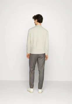 Pier One COLLAR OXFORD - Camisa - Off-white, Hombre -Ofertas Pier One Tienda 453a41debd064876b1c46bb3f788a337