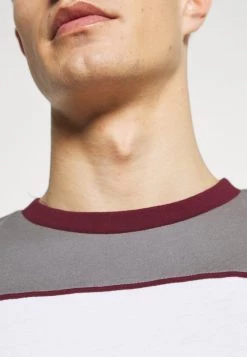 Pier One Hombre Camiseta Estampada - Grey/white/bordeaux 15 Pier One Hombre Camiseta Estampada - Grey/white/bordeaux -Ofertas Pier One Tienda 4d212b821f5d4f6baacd494a2aa6e98f