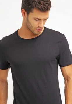 Pier One 2 PACK - Camiseta Básica - White/black, Hombre 12 Pier One 2 PACK - Camiseta Básica - White/black, Hombre -Ofertas Pier One Tienda 515b50b1d0584da892ae6643ce7963bb