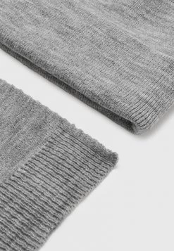 Pier One Unisexo SET UNISEX - Bufanda - Grey -Ofertas Pier One Tienda 6d47543694ff4ec4bbab35d69256bce6