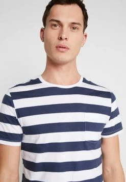 Pier One Hombre Camiseta Estampada - Dark Blue/white -Ofertas Pier One Tienda 6ea73421a90741a7ad5cc7b7b417c294