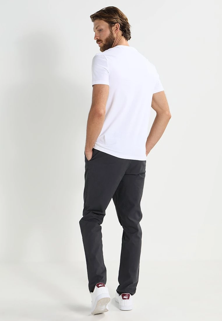 Pier One Hombre 2 PACK - Camiseta Básica - White 6 Pier One Hombre 2 PACK - Camiseta Básica - White - Imagen 4