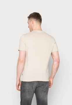 Pier One Hombre WITH BIRD STRAIGHT 5 PACK - Camiseta Básica - White/green/bordeaux/black/beige -Ofertas Pier One Tienda 8f705a7440be4f7cb09dcc756c0ade12