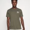Pier One Hombre THERAPY BIKE EMBRO - Camiseta Básica - Olive 2 Pier One Hombre THERAPY BIKE EMBRO - Camiseta Básica - Olive -Ofertas Pier One Tienda 948777fdf8374492ad09461b39d7a549