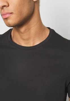 Pier One Hombre 7 PACK - Camiseta Básica - Black -Ofertas Pier One Tienda 9ff1310308384925af8ab3297a7ee42a