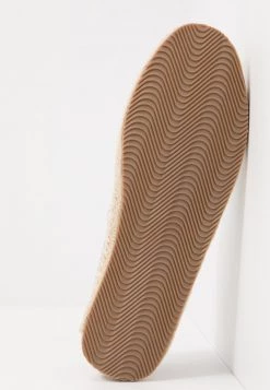 Pier One Unisexo RENA ESPADRILLE UNISEX - Alpargatas - White/blue -Ofertas Pier One Tienda a3f9bba8aadb474d8762d9aae98395a0