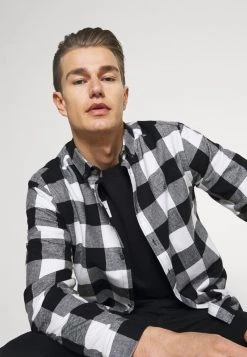 Pier One Hombre Camiseta Estampada - Black -Ofertas Pier One Tienda a4d670458d814286a0f9a4d484a2d97c