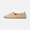 Pier One Unisexo RENA ESPADRILLE UNISEX - Alpargatas - Beige -Ofertas Pier One Tienda a5502e5541174ffa825dc4aeccb6b9af