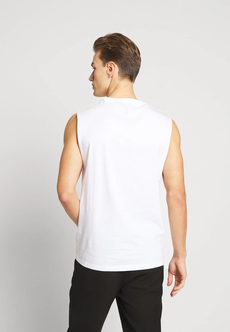 Pier One 3 PACK - Camiseta Básica - Grey/white/black, Hombre 5 Pier One 3 PACK - Camiseta Básica - Grey/white/black, Hombre - Imagen 3