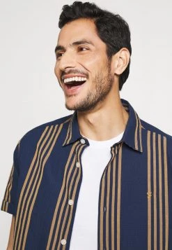 Pier One Hombre 5 PACK - Camiseta Básica - White/black/bordeaux -Ofertas Pier One Tienda ad1e5f105df94e638daafdd57d29d49c