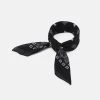 Pier One BANDANA UNISEX - Pañuelo - Black, Unisexo 2 Pier One BANDANA UNISEX - Pañuelo - Black, Unisexo -Ofertas Pier One Tienda adad70d775d642238bb70734c2acf1d5