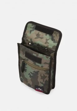 Pier One Unisexo UNISEX - Bandolera - Olive -Ofertas Pier One Tienda ae3f0f3ec1e44221a20d773d2f3fd610