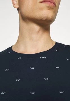 Pier One Hombre Camiseta Estampada - Dark Blue 11 Pier One Hombre Camiseta Estampada - Dark Blue -Ofertas Pier One Tienda dc3bc74dede348f4858f3a8c8ba05832