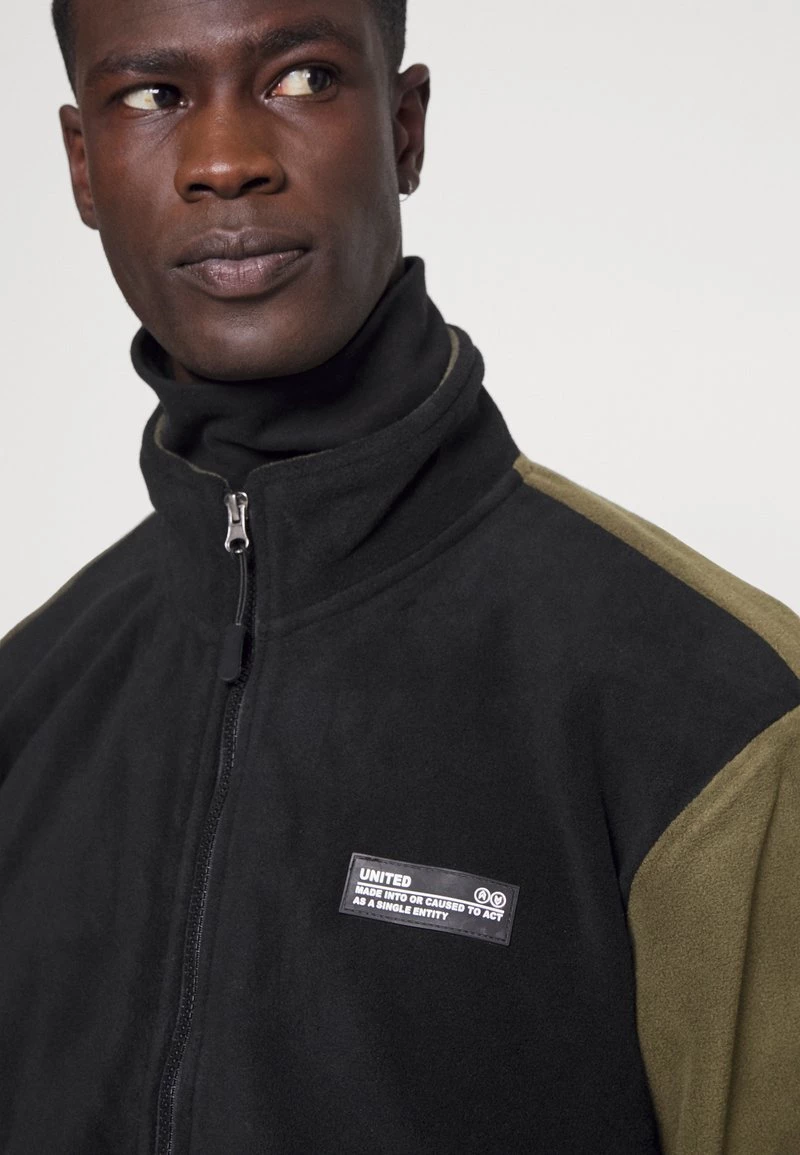 Pier One Hombre Forro Polar - Black/olive 8 Pier One Hombre Forro Polar - Black/olive - Imagen 6