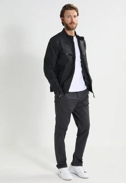 Pier One Hombre 2 PACK - Camiseta Básica - White 8 Pier One Hombre 2 PACK - Camiseta Básica - White -Ofertas Pier One Tienda ee6eba2972234e879b90da4d007f28f1